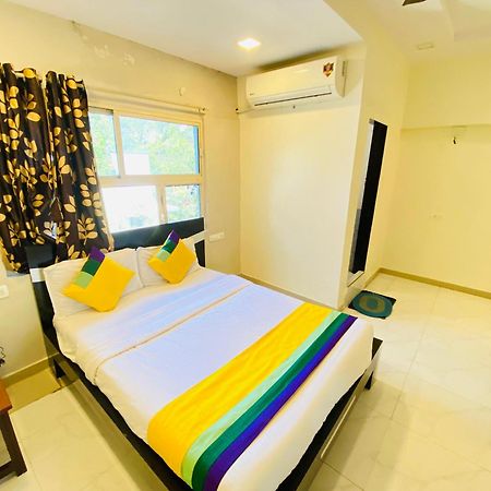 Hotel Aakash Navrangpura أحمد أباد المظهر الخارجي الصورة