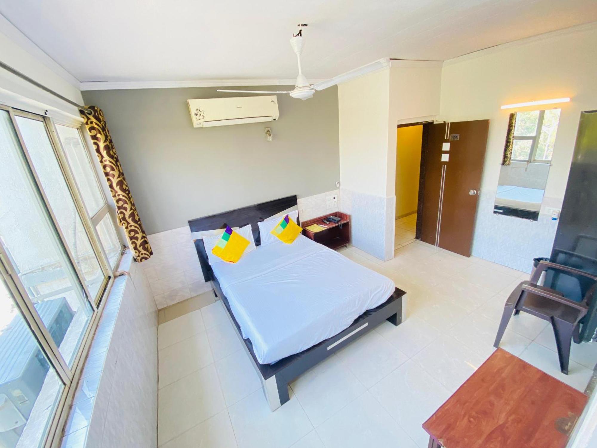 Hotel Aakash Navrangpura أحمد أباد المظهر الخارجي الصورة