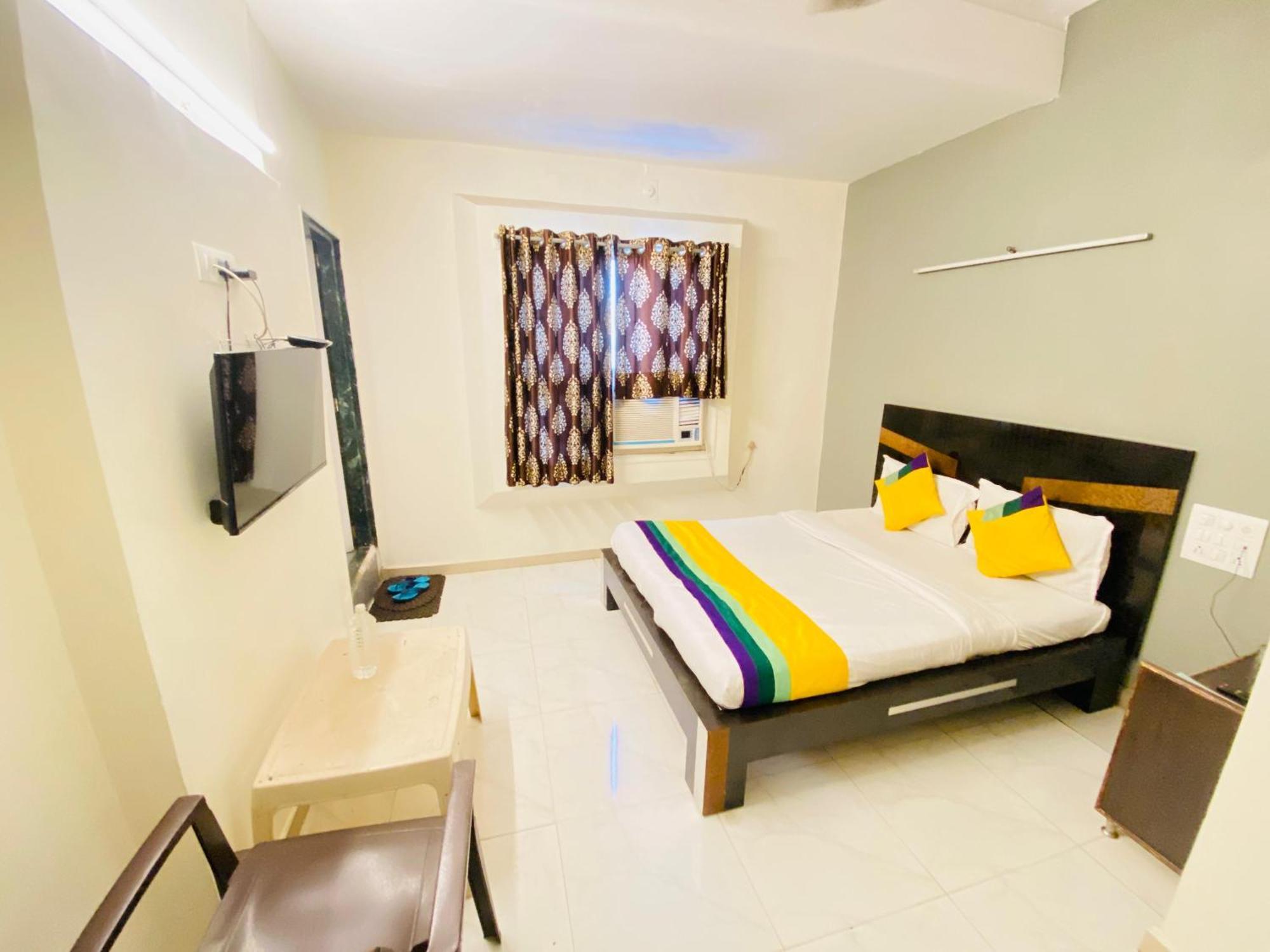 Hotel Aakash Navrangpura أحمد أباد المظهر الخارجي الصورة
