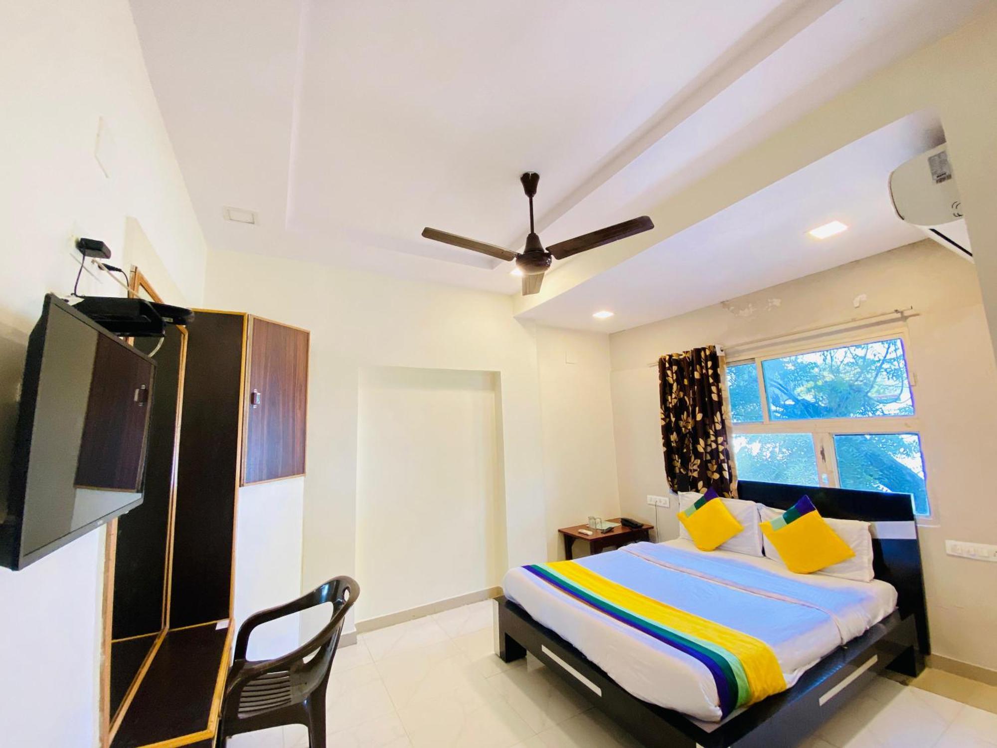 Hotel Aakash Navrangpura أحمد أباد المظهر الخارجي الصورة