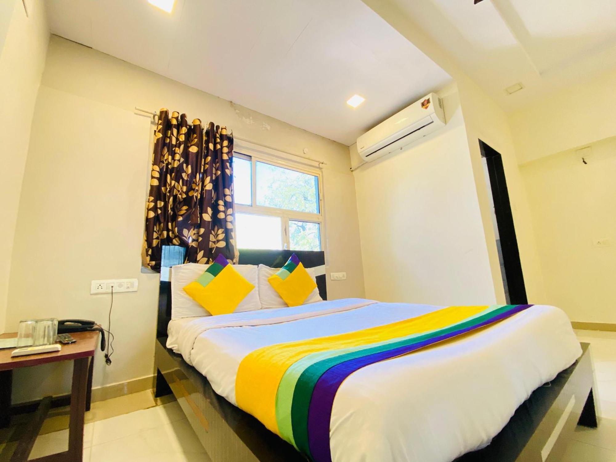 Hotel Aakash Navrangpura أحمد أباد المظهر الخارجي الصورة
