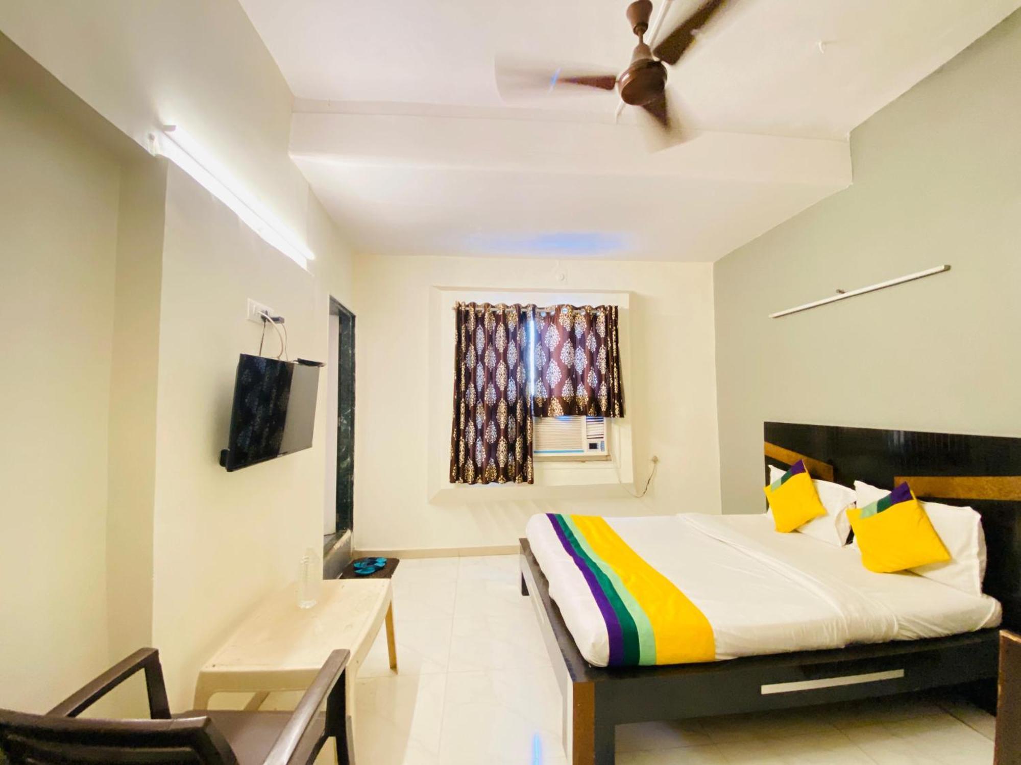 Hotel Aakash Navrangpura أحمد أباد المظهر الخارجي الصورة